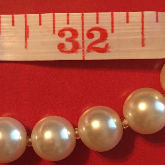 Pearl Strand & Earring Set - Picture 2 of 5
